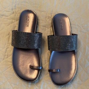 Kenneth Cole Raction SILVR-PEWTER w/Beads, SEQUINS SLIDES Toe Strap Sandals 8.5